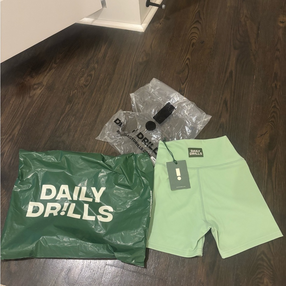 Daily Drills Green Bike Shorts Lightweight Athletic Wear